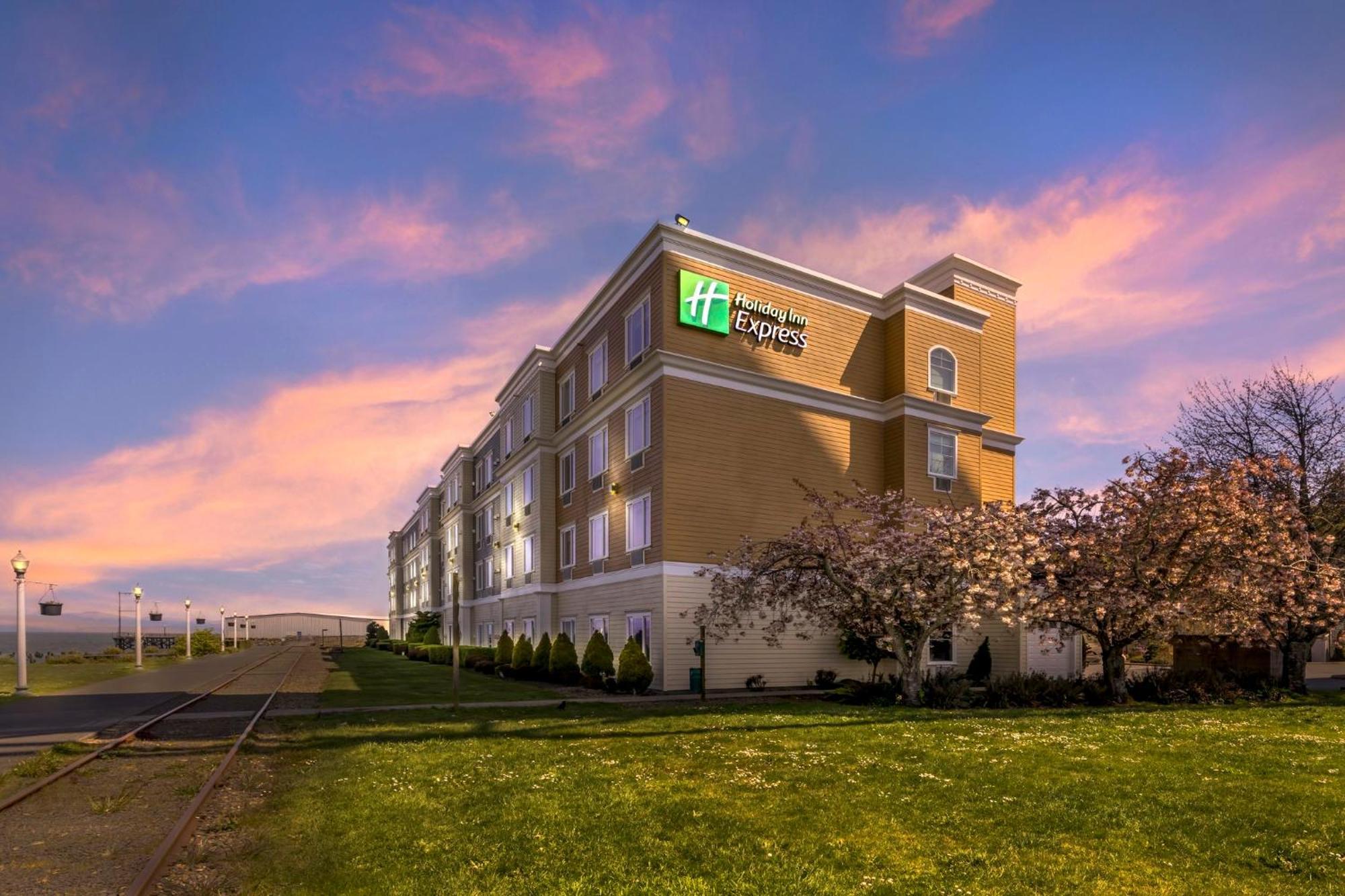 Holiday Inn Express Hotel & Suites Astoria By Ihg Eksteriør bilde
