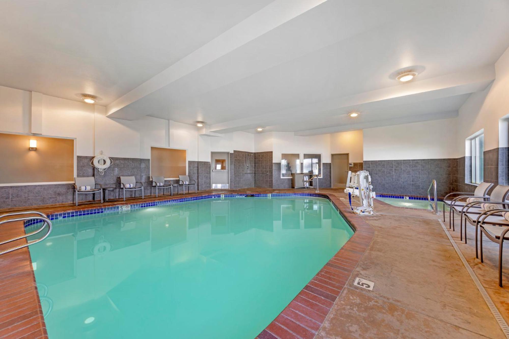 Holiday Inn Express Hotel & Suites Astoria By Ihg Eksteriør bilde